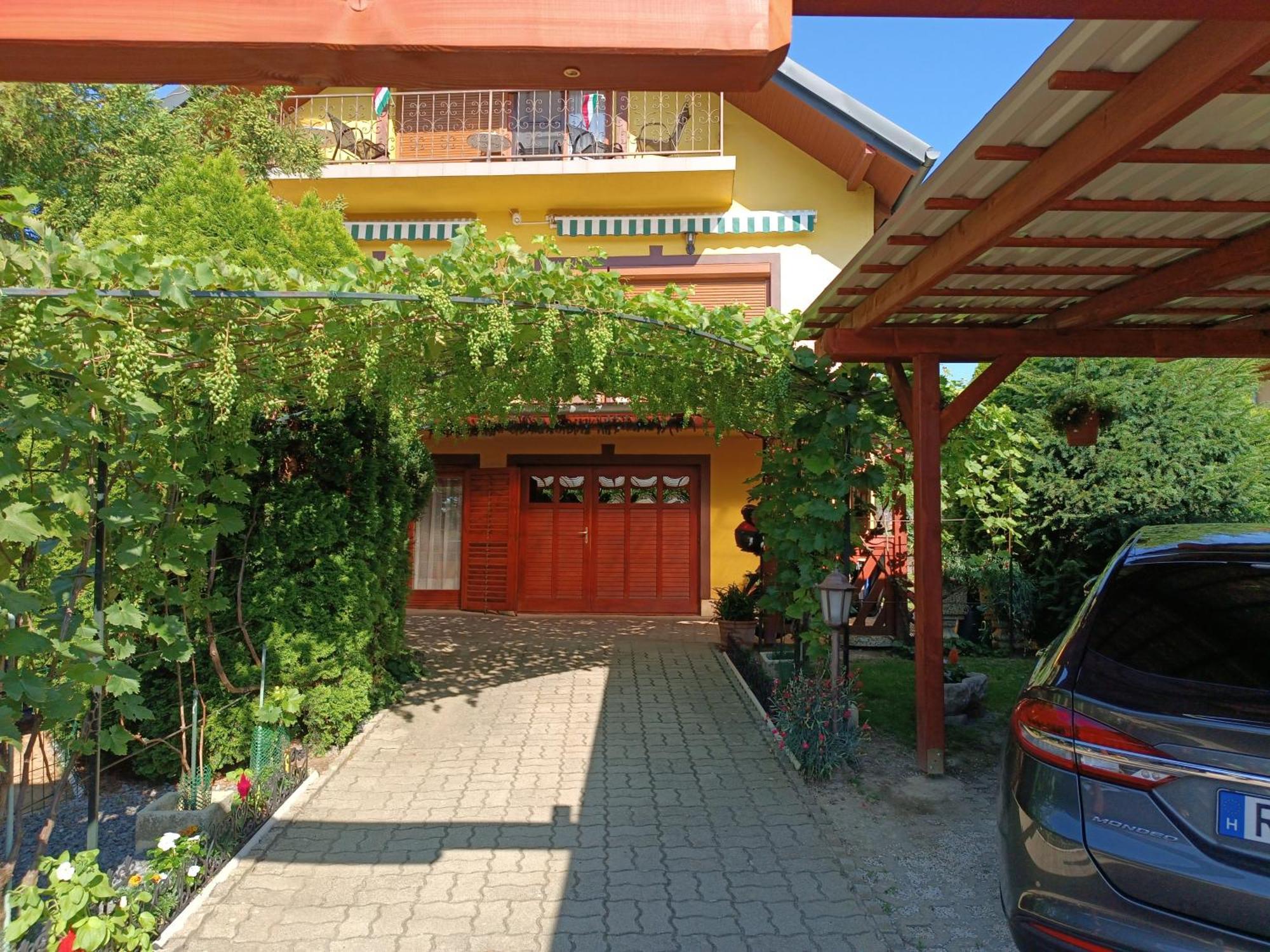 Anna Ilona Vendeghaz Hotel Badacsonytomaj Buitenkant foto