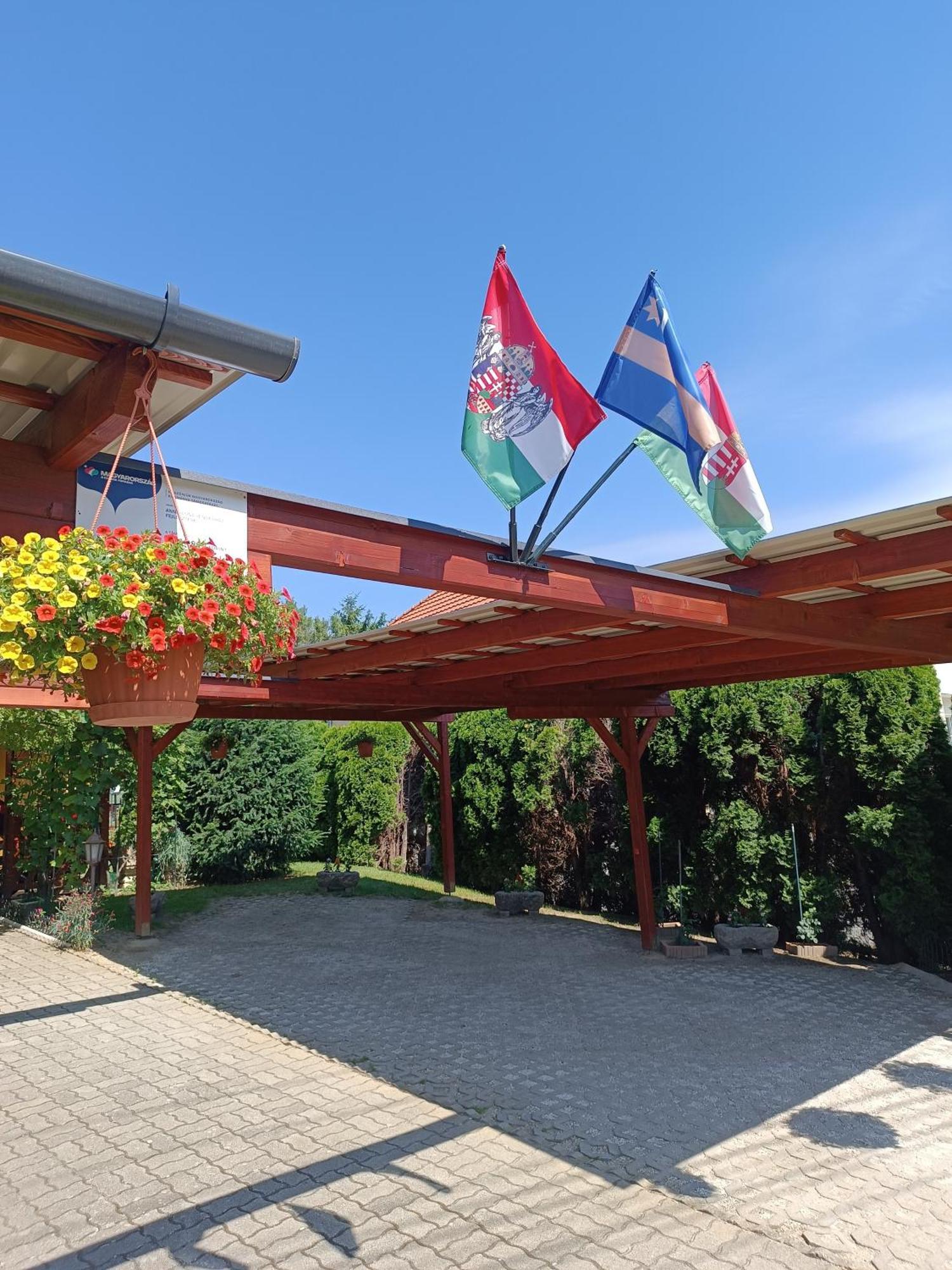 Anna Ilona Vendeghaz Hotel Badacsonytomaj Buitenkant foto